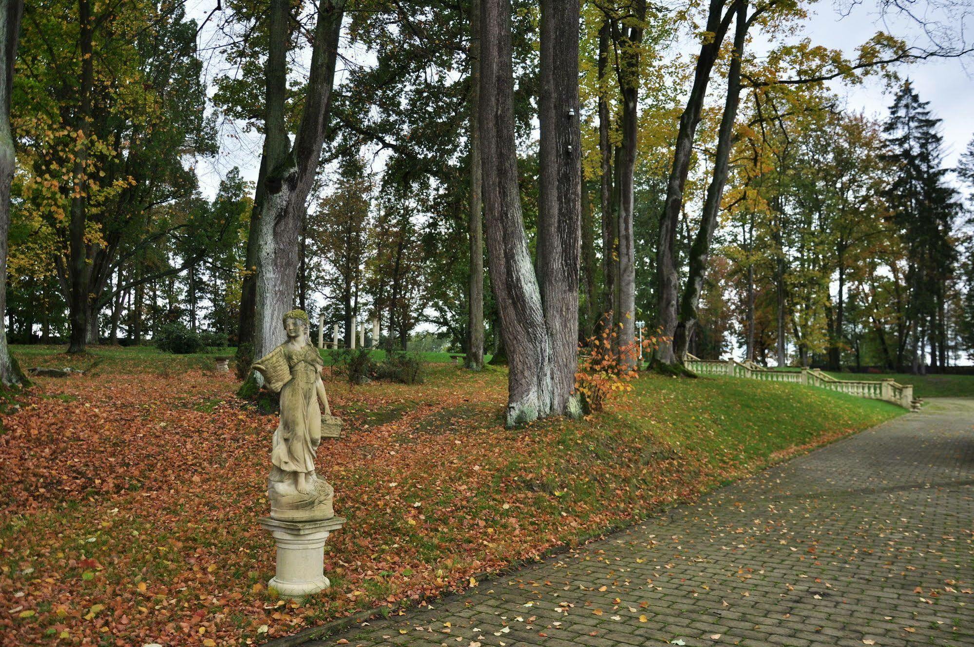 Отель Zamek Kamenny Dvur Mostov Экстерьер фото
